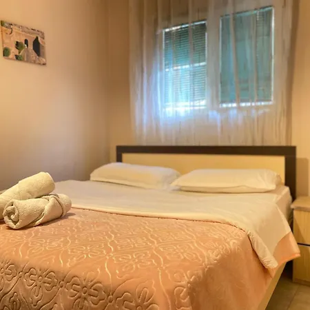 & Dhoma Me Qera Ditore