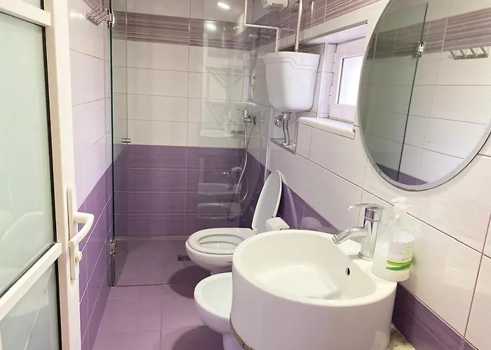 & Dhoma Me Qera Ditore